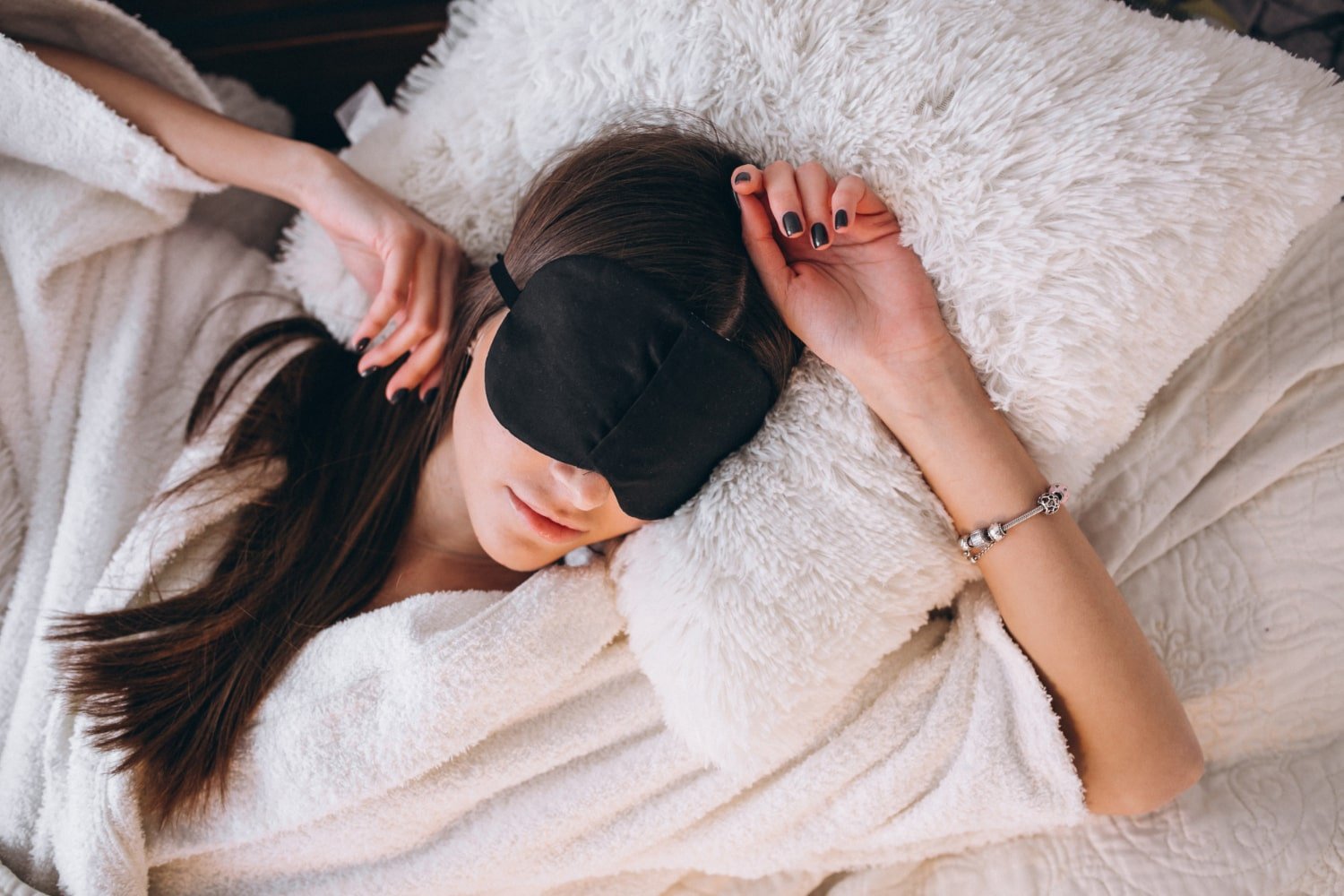 Benefits and Uses of Sleeping Eye Mask - BreatheFix